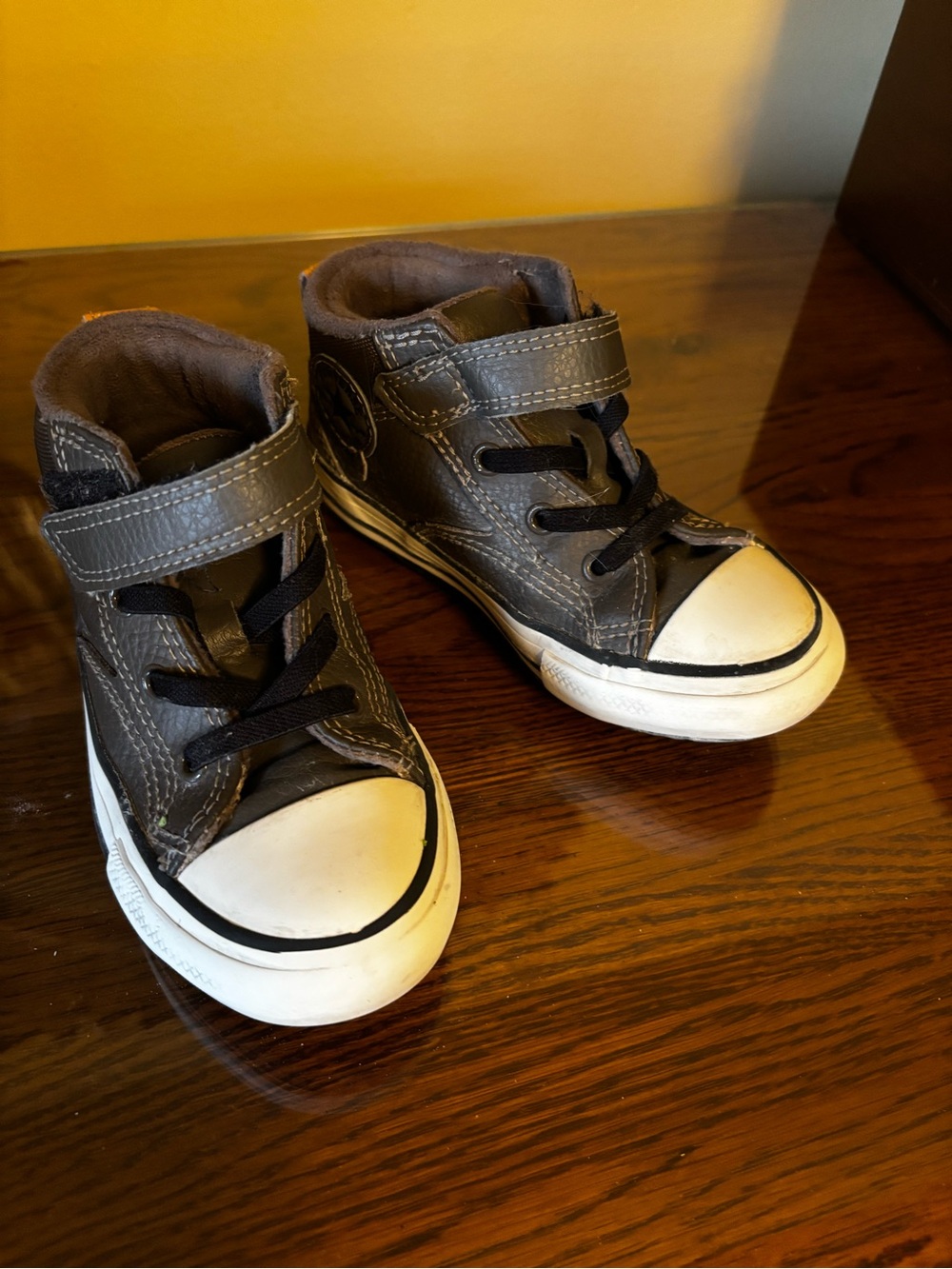 Kids Converse High-Top Casual Sneakers in Grey
